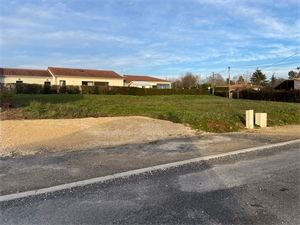 terrain à la vente -   86400  SAVIGNE, surface 732 m2 vente terrain - APR707249